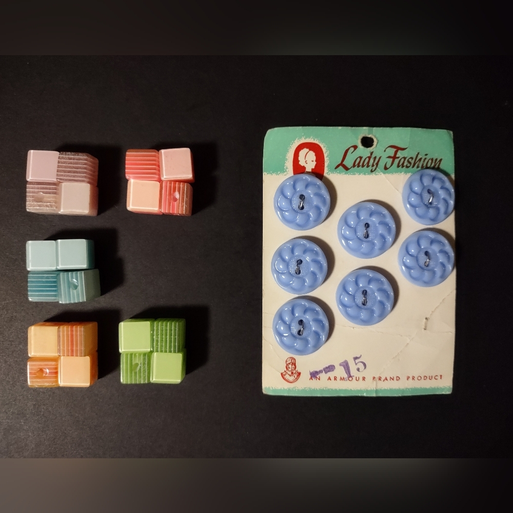 Vintage Lady Fashion Round Blue Buttons and Variety Of Colorful Cube Buttons